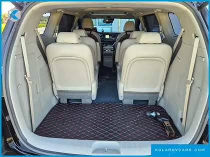 KIA CARNIVAL 9-SEATER NOBLESSE