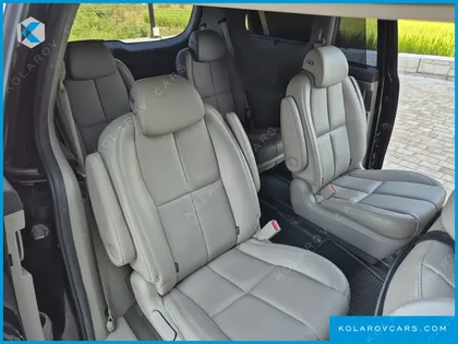KIA CARNIVAL 9-SEATER NOBLESSE