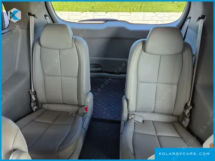 KIA CARNIVAL 9-SEATER NOBLESSE