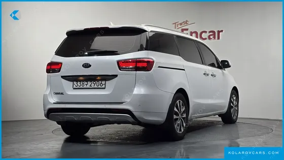 KIA CARNIVAL 9-SEATER LUXURY
