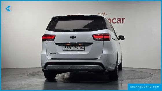 KIA CARNIVAL 9-SEATER LUXURY