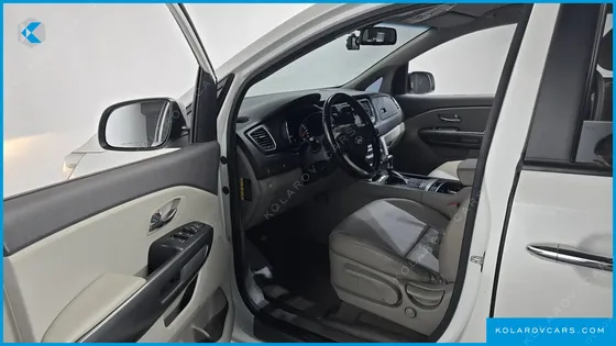 KIA CARNIVAL 9-SEATER LUXURY