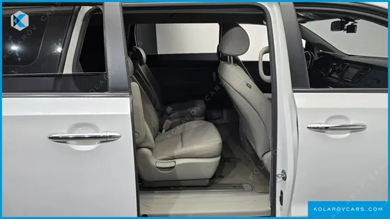 KIA CARNIVAL 9-SEATER LUXURY