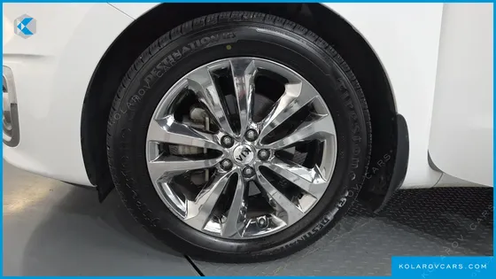 KIA CARNIVAL 9-SEATER NOBLESSE SPECIAL