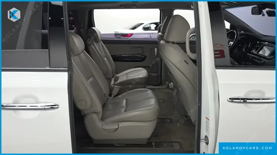 KIA CARNIVAL 9-SEATER NOBLESSE SPECIAL