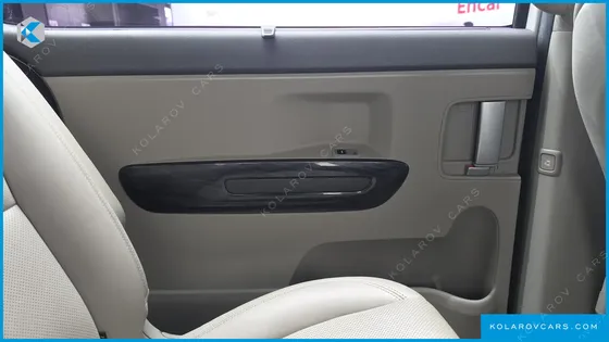 KIA CARNIVAL 9-SEATER NOBLESSE SPECIAL