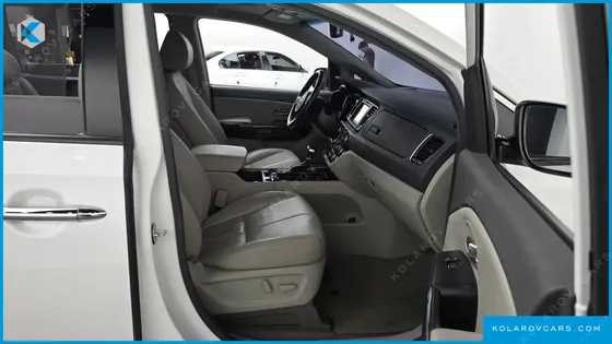 KIA CARNIVAL 9-SEATER NOBLESSE SPECIAL