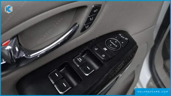 KIA CARNIVAL 9-SEATER NOBLESSE SPECIAL