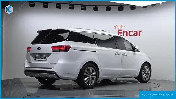 KIA CARNIVAL 7-SEATER LIMOUSINE
