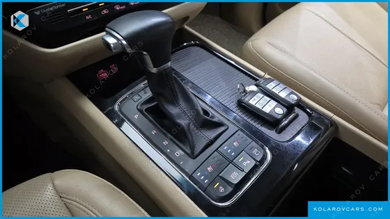 KIA CARNIVAL 7-SEATER LIMOUSINE