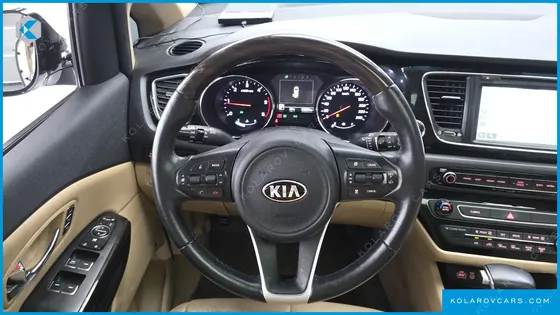 KIA CARNIVAL 7-SEATER LIMOUSINE