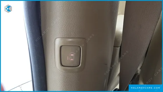 KIA CARNIVAL 7-SEATER LIMOUSINE