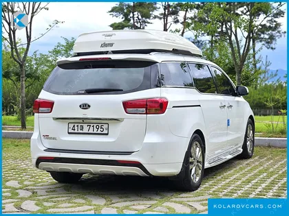 KIA CARNIVAL 9-SEATER NOBLESSE