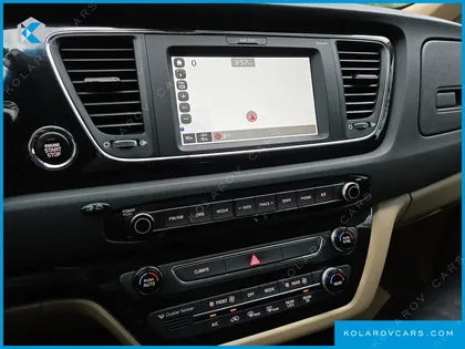 KIA CARNIVAL 9-SEATER NOBLESSE