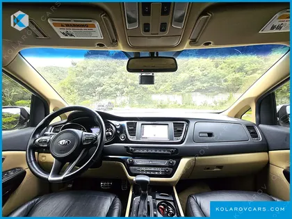 KIA CARNIVAL 9-SEATER NOBLESSE