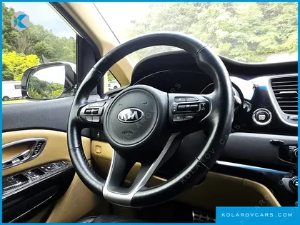 KIA CARNIVAL 9-SEATER NOBLESSE