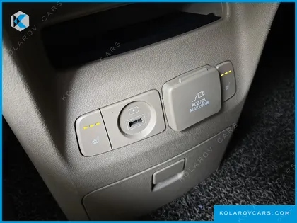 KIA CARNIVAL 9-SEATER NOBLESSE
