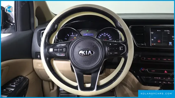 KIA CARNIVAL 9-SEATER HI-LIMOUSINE