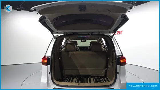 KIA CARNIVAL 9-SEATER HI-LIMOUSINE