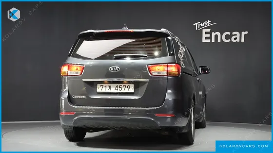KIA CARNIVAL 11-SEATER LUXURY