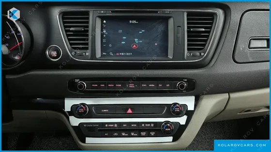 KIA CARNIVAL 11-SEATER LUXURY