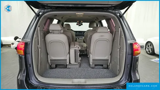 KIA CARNIVAL 11-SEATER LUXURY