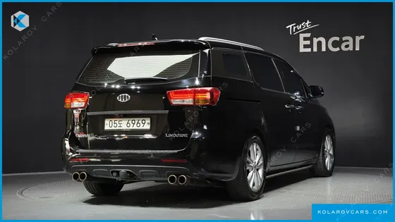 KIA CARNIVAL 7-SEATER LIMOUSINE