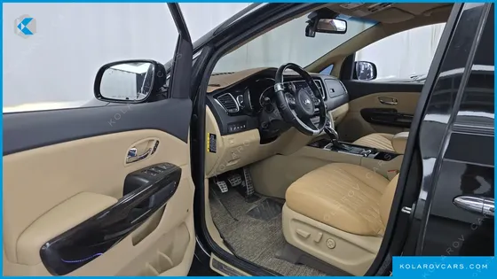 KIA CARNIVAL 7-SEATER LIMOUSINE