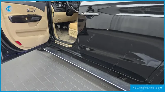 KIA CARNIVAL 7-SEATER LIMOUSINE