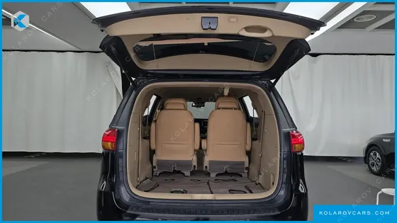 KIA CARNIVAL 7-SEATER LIMOUSINE