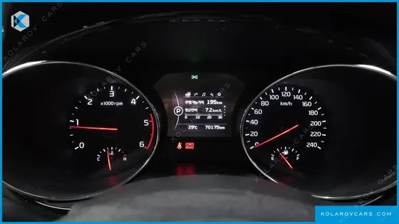 KIA CARNIVAL 7-SEATER LIMOUSINE