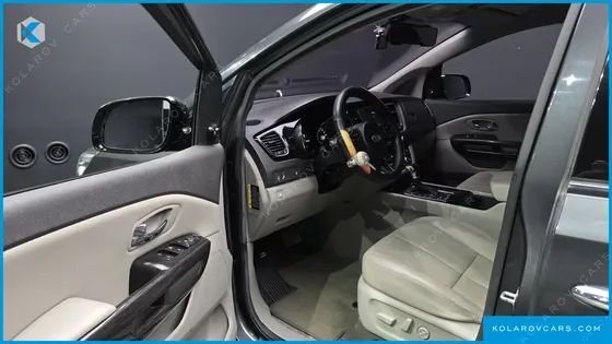 KIA CARNIVAL 7-SEATER LIMOUSINE
