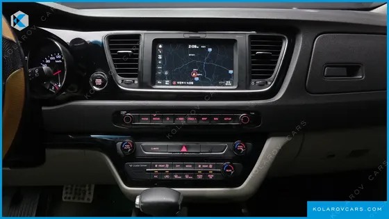 KIA CARNIVAL 7-SEATER LIMOUSINE