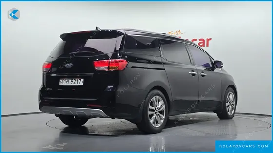 KIA CARNIVAL 9-SEATER PRESTIGE