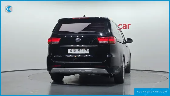 KIA CARNIVAL 9-SEATER PRESTIGE