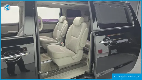 KIA CARNIVAL 9-SEATER PRESTIGE