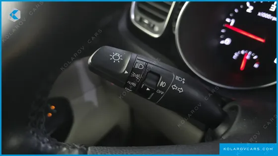 KIA CARNIVAL 9-SEATER PRESTIGE
