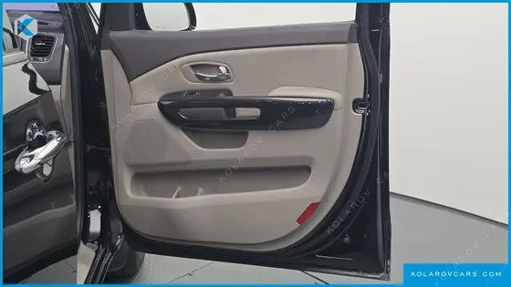 KIA CARNIVAL 9-SEATER PRESTIGE