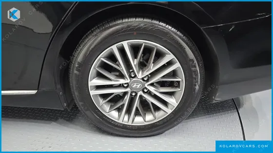 HYUNDAI GRANDEUR 2.4 MODERN BASIC (RENTAL CAR)