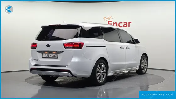 KIA CARNIVAL 9-SEATER NOBLESSE