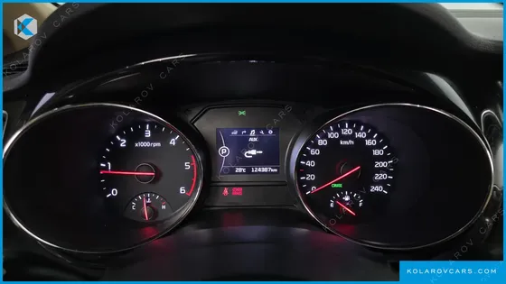 KIA CARNIVAL 9-SEATER NOBLESSE