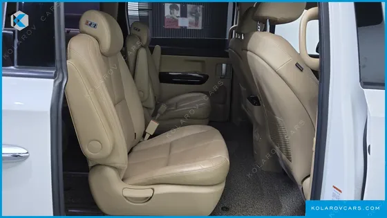 KIA CARNIVAL 9-SEATER NOBLESSE