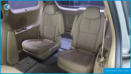 KIA CARNIVAL 9-SEATER NOBLESSE
