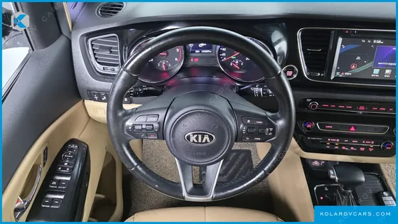 KIA CARNIVAL 9-SEATER NOBLESSE