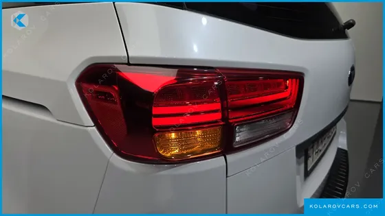 KIA CARNIVAL 9-SEATER NOBLESSE