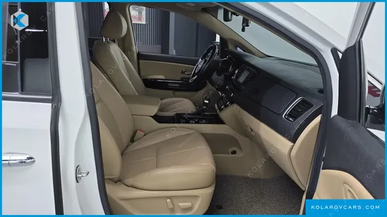 KIA CARNIVAL 9-SEATER NOBLESSE