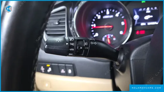KIA CARNIVAL 9-SEATER NOBLESSE