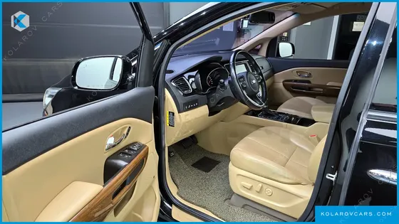KIA CARNIVAL 9-SEATER HI-LIMOUSINE