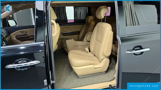 KIA CARNIVAL 9-SEATER HI-LIMOUSINE