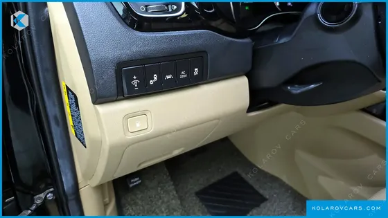 KIA CARNIVAL 9-SEATER HI-LIMOUSINE